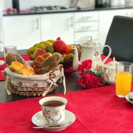 Дом отдыха Lucilia's House Кальета